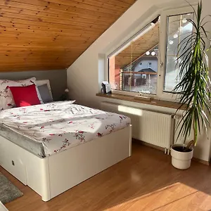 Podkrovni S Balkonem Kwatera prywatna