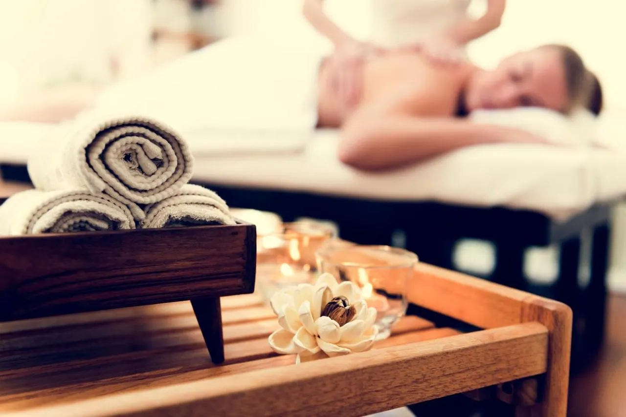 Retro Riverside Wellness Resort Karlovy Vary 5*,